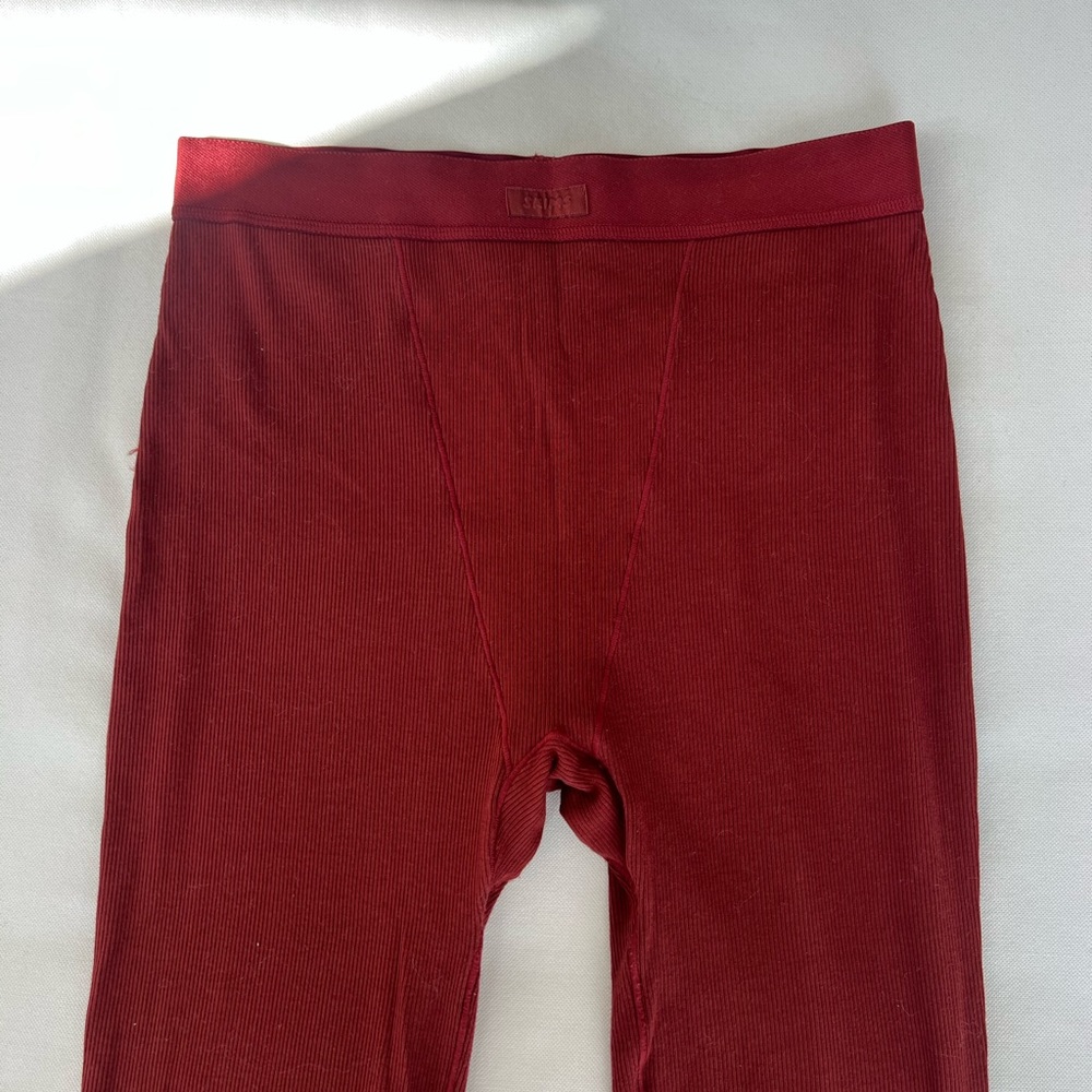 Burgundy Ribbed Skims Leggings